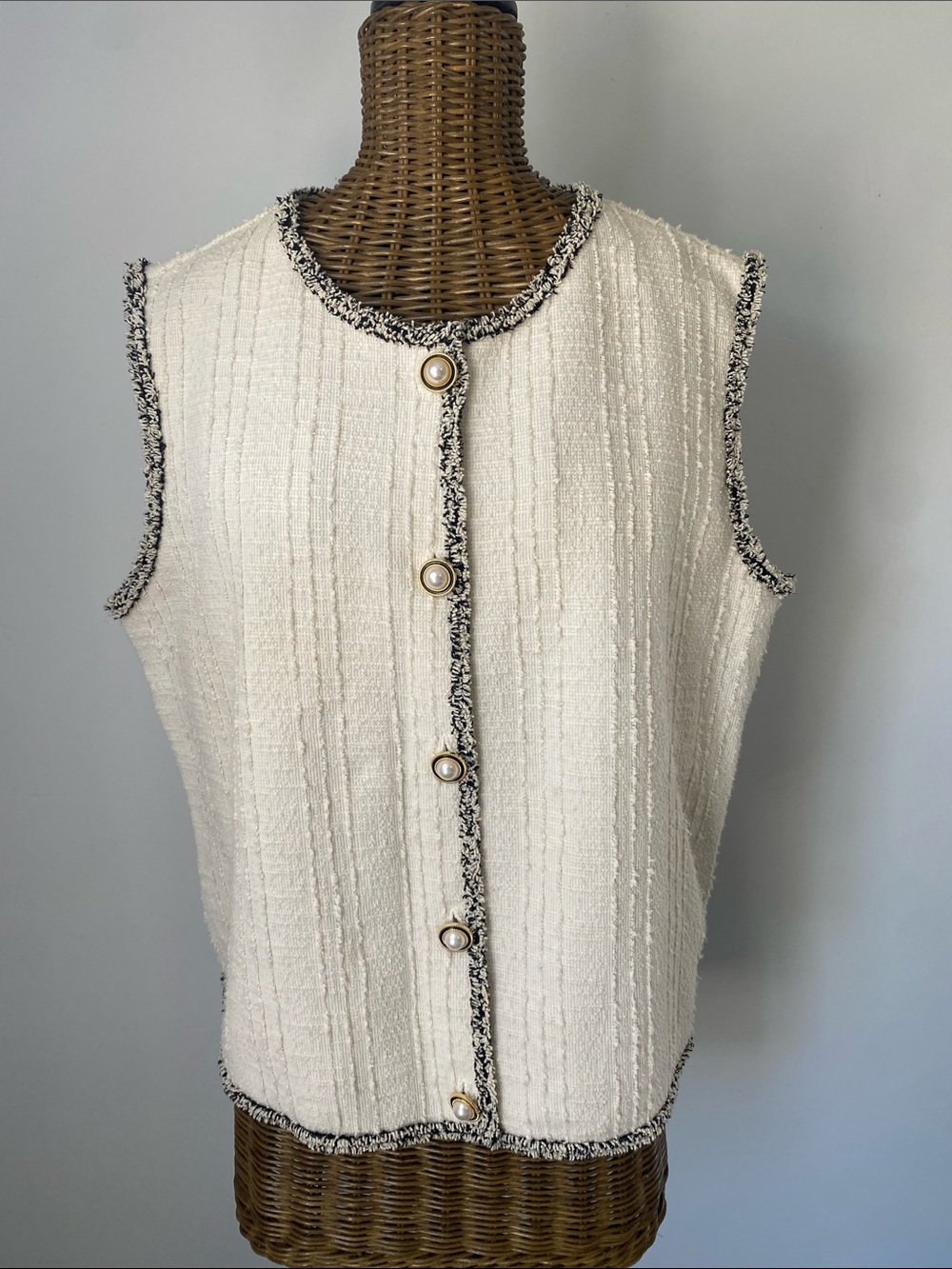 Adrianna Papell Cream Tweed-Trim Pearl Button Sleeveless Vest/Top